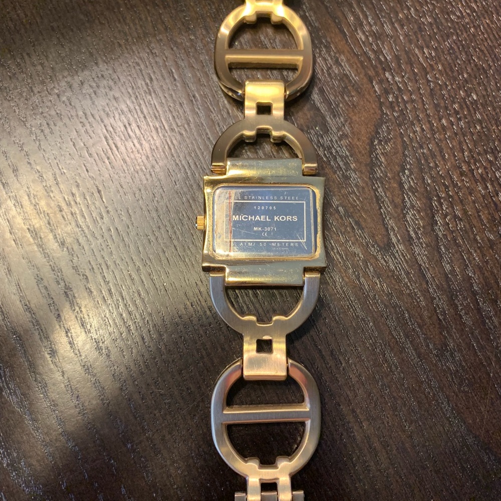 Gold Michael Kors watch - Picture 5 of 7